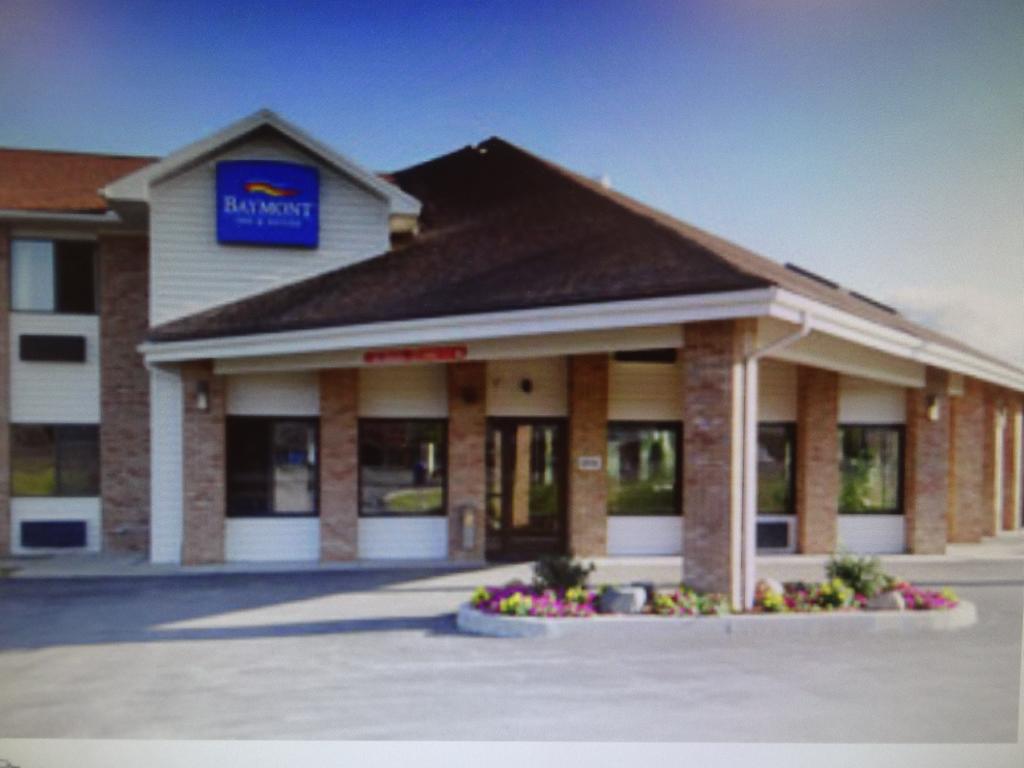 Baymont By Wyndham Port Huron Bagian luar foto
