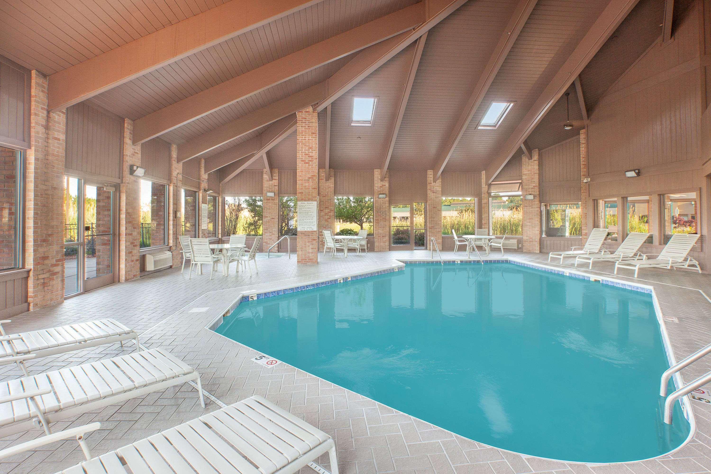 Baymont By Wyndham Port Huron Bagian luar foto