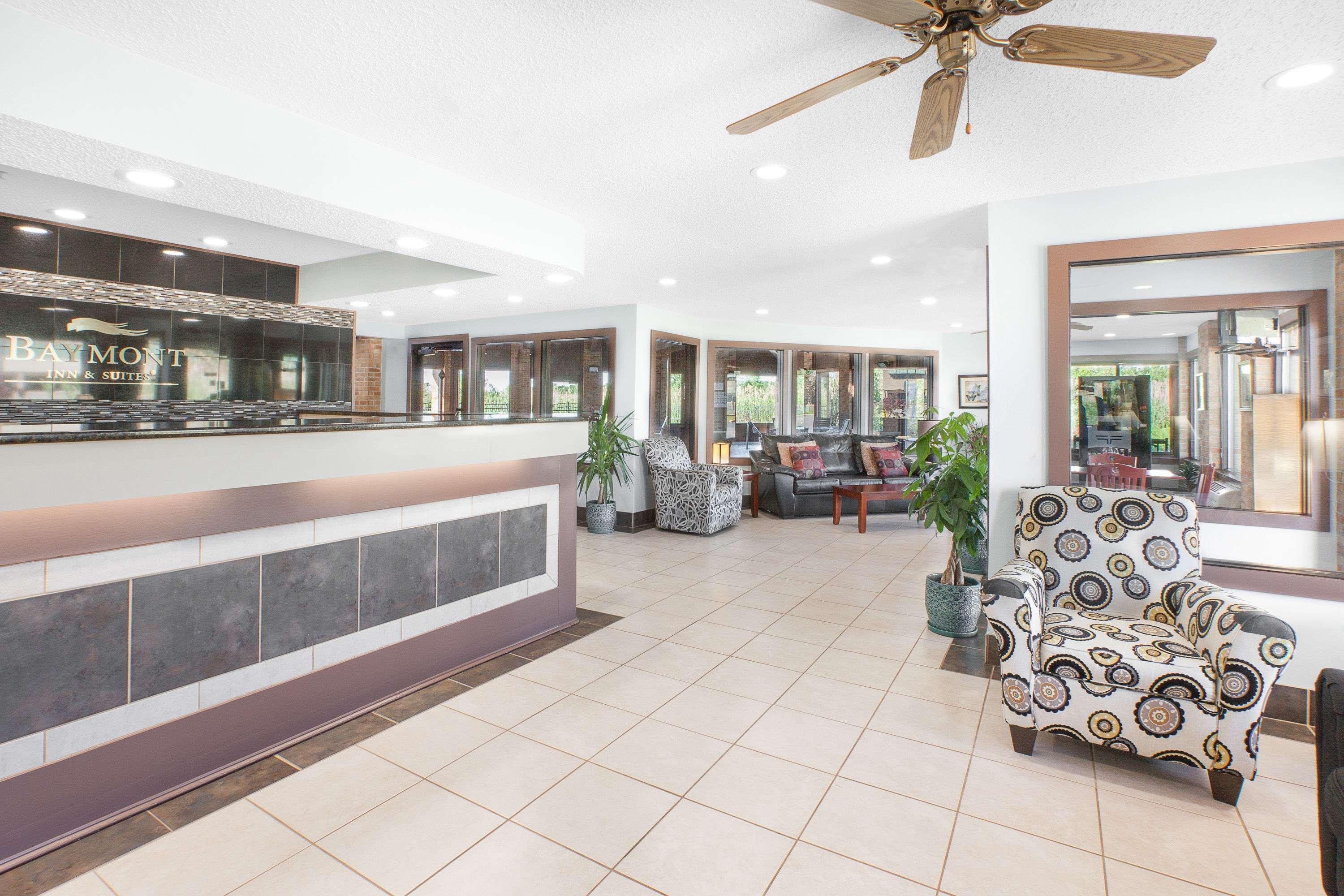 Baymont By Wyndham Port Huron Bagian luar foto