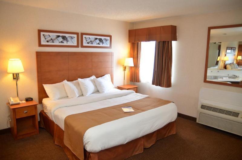 Baymont By Wyndham Port Huron Bagian luar foto