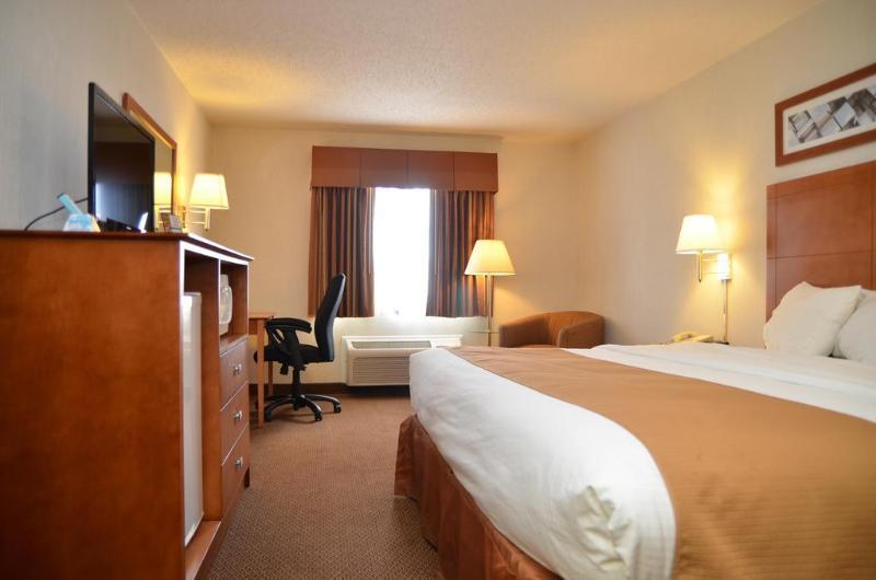 Baymont By Wyndham Port Huron Bagian luar foto