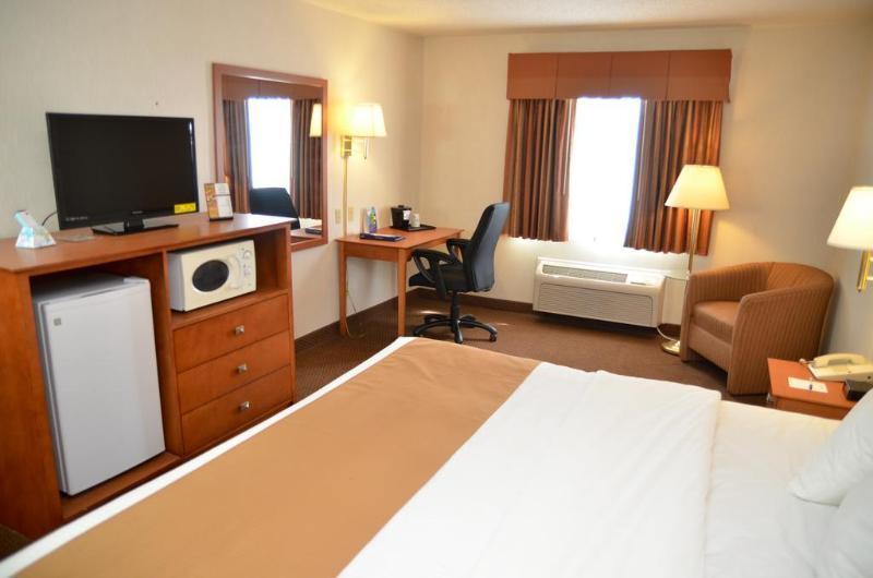 Baymont By Wyndham Port Huron Bagian luar foto